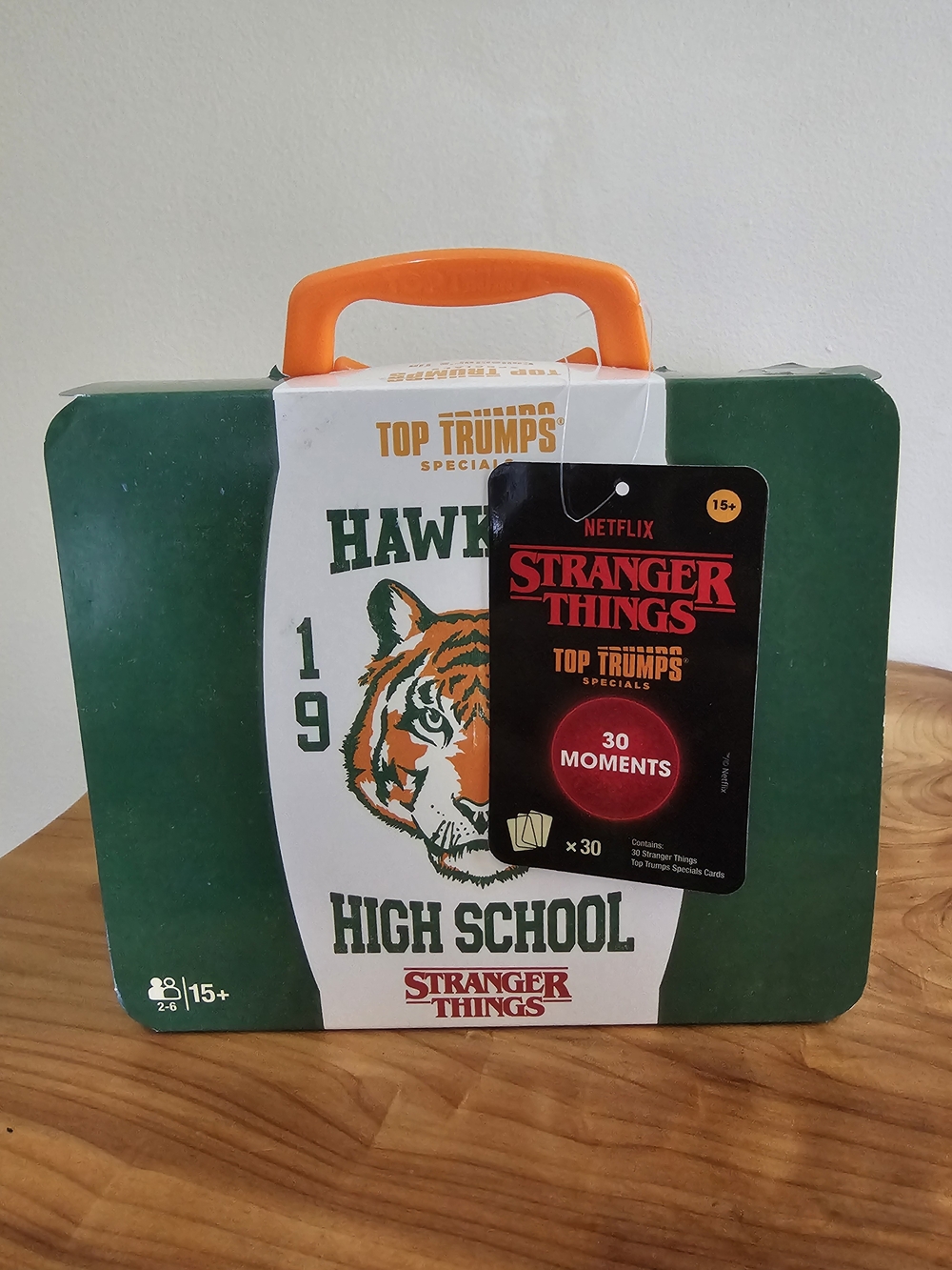 Top Trumps Stranger Things Hawkins High School Card Game Tin - Green & Orange - Picture 3 of 6